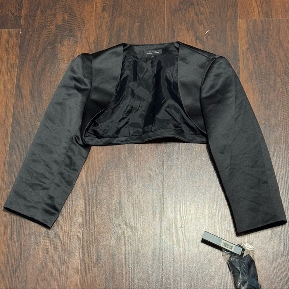 TAHARI Arthur S. Levine Elegant Black Shrug Sateen look in size small NWT - Picture 8 of 12